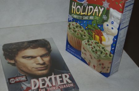 Dexter + Cupcakes = AWESOME 4